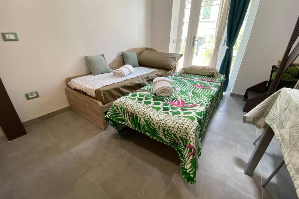 Appartamento New Agriloft 4 Palms clima, giardino e Wi-Fi a 50 mt dal mare Bordighera Esterno foto
